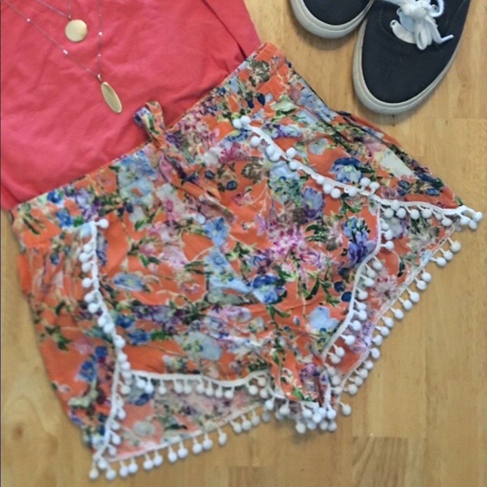 🌴🍑 Boho Floral Pom Pom Shorts XS/S